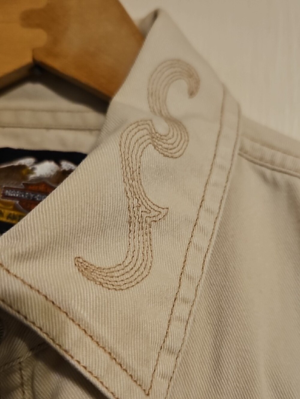 Harley-Davidson Cream and Black Embroidered Eagle Label Shirt - Picture 3 of 6
